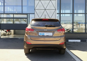 Подержанный автомобиль Hyundai ix35 2013 года (6 фото)