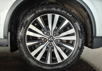 Подержанный автомобиль Mitsubishi Outlander 2019 года (18 фото)