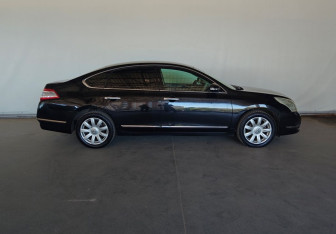 Подержанный автомобиль Nissan Teana 2011 года (8 фото)