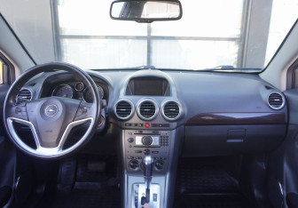 Подержанный автомобиль Opel Antara 2008 года (12 фото)