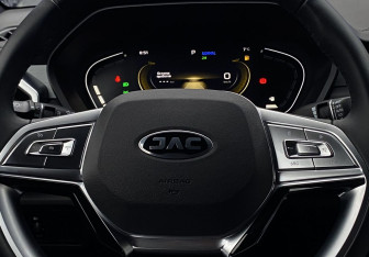 Подержанный автомобиль JAC T9 2024 года (15 фото)