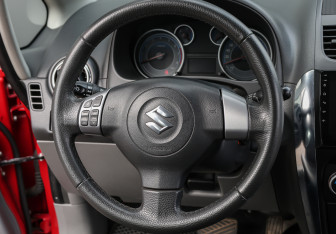 Подержанный автомобиль Suzuki SX4 Hatchback 2011 года (17 фото)