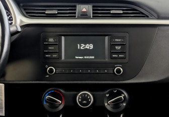 Подержанный автомобиль Kia Rio Hatchback 2021 года (14 фото)