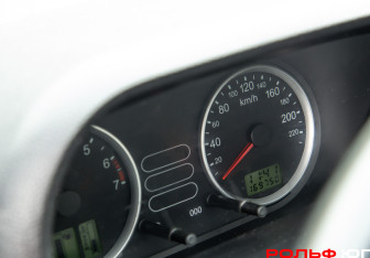 Подержанный автомобиль Ford Fusion 2005 года (9 фото)