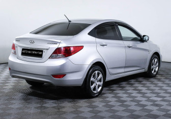 Подержанный автомобиль Hyundai Solaris Sedan 2012 года (3 фото)