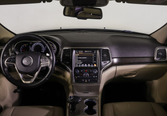 Подержанный автомобиль Jeep Grand Cherokee 2014 года (14 фото)