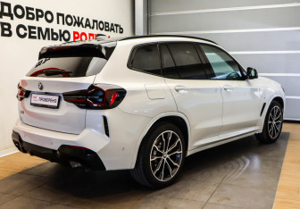 Подержанный автомобиль BMW X3 2024 года (4 фото)