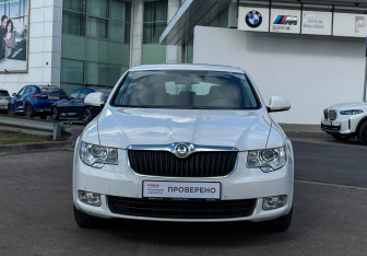 Подержанный автомобиль Skoda Superb Liftback 2013 года (2 фото)