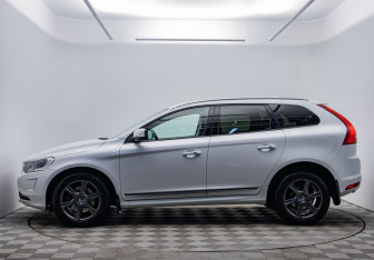 Подержанный автомобиль Volvo XC60 2013 года (8 фото)