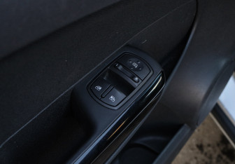 Подержанный автомобиль Opel Corsa 2007 года (10 фото)