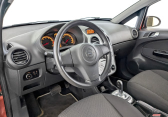 Подержанный автомобиль Opel Corsa 2011 года (16 фото)