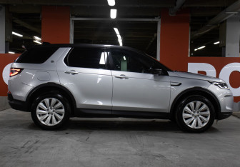 Подержанный автомобиль Land Rover Discovery Sport 2021 года (4 фото)
