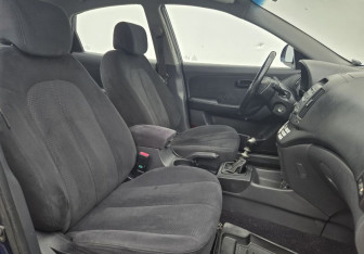 Подержанный автомобиль Hyundai Elantra Sedan 2007 года (10 фото)