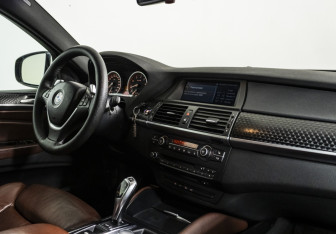 Подержанный автомобиль BMW X6 2009 года (9 фото)