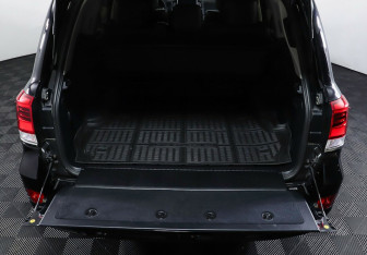 Подержанный автомобиль Toyota Land Cruiser Suv 2016 года (24 фото)