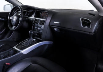 Подержанный автомобиль Audi A5 Coupe 2009 года (11 фото)