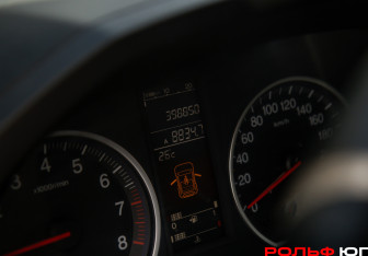 Подержанный автомобиль Honda CR-V 2008 года (9 фото)