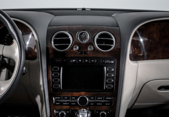 Подержанный автомобиль Bentley Continental Flying Spur 2006 года (12 фото)