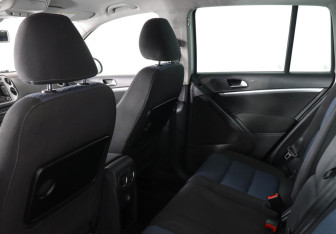 Подержанный автомобиль Volkswagen Tiguan 2013 года (12 фото)