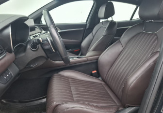 Подержанный автомобиль Genesis G70 2021 года (10 фото)