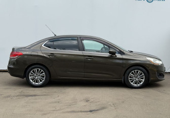 Подержанный автомобиль Citroen C4 Sedan 2013 года (4 фото)