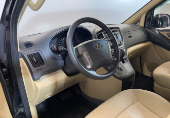 Подержанный автомобиль Hyundai H-1 2018 года (5 фото)