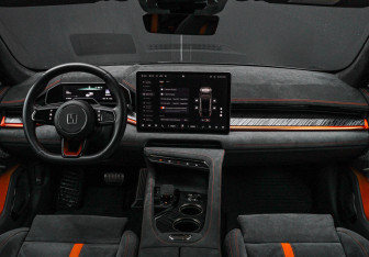 Подержанный автомобиль Zeekr 001 2023 года (16 фото)