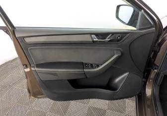 Подержанный автомобиль Skoda Rapid Liftback 2021 года (19 фото)