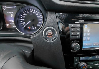 Подержанный автомобиль Nissan Qashqai 2020 года (20 фото)