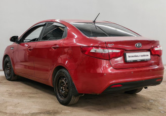 Подержанный автомобиль Kia Rio Sedan 2013 года (7 фото)