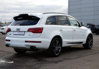 Подержанный автомобиль Audi Q7 2012 года (5 фото)