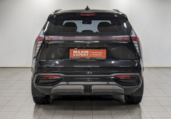 Подержанный автомобиль Geely Atlas 2024 года (6 фото)