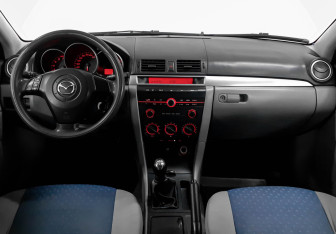 Подержанный автомобиль Mazda 3 Sedan 2005 года (8 фото)
