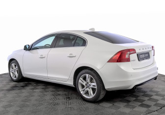 Подержанный автомобиль Volvo S60 2016 года (7 фото)