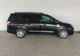 Подержанный автомобиль SsangYong Stavic 2013 года (8 фото)