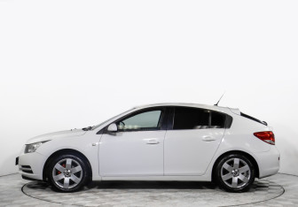 Подержанный автомобиль Chevrolet Cruze Hatchback 2012 года (6 фото)