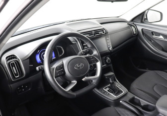 Подержанный автомобиль Hyundai Creta 2022 года (9 фото)