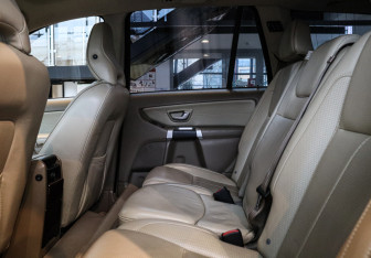 Подержанный автомобиль Volvo XC90 2014 года (9 фото)