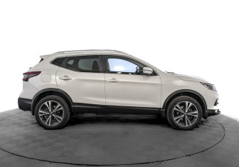 Подержанный автомобиль Nissan Qashqai 2020 года (4 фото)