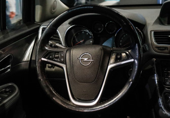 Подержанный автомобиль Opel Mokka 2013 года (11 фото)