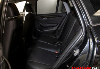 Подержанный автомобиль BMW X1 2012 года (8 фото)