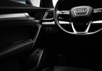 Подержанный автомобиль Audi Q5 2018 года (16 фото)