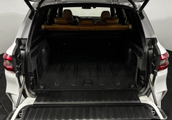 Подержанный автомобиль BMW X5 2021 года (9 фото)