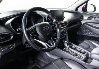 Подержанный автомобиль Hyundai Santa Fe 2018 года (13 фото)