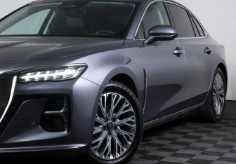 Подержанный автомобиль Hongqi H5 2023 года (24 фото)