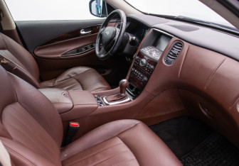 Подержанный автомобиль Infiniti EX 2011 года (9 фото)