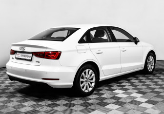 Подержанный автомобиль Audi A3 Sedan 2015 года (5 фото)