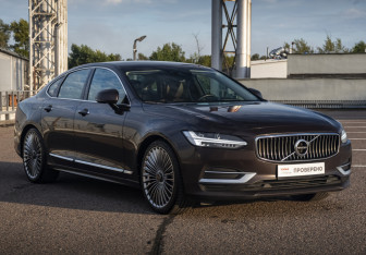 Подержанный автомобиль Volvo S90 2019 года (3 фото)