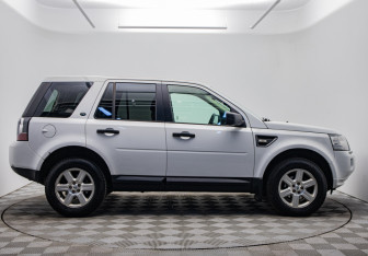 Подержанный автомобиль Land Rover Freelander 2013 года (6 фото)