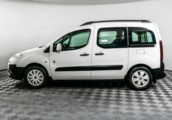 Подержанный автомобиль Peugeot Partner 2014 года (8 фото)